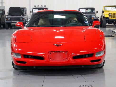 Used 2004 Chevrolet Corvette Coupe w/ Roof Package RWD image 4