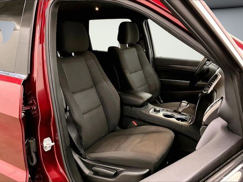 Used 2020 Jeep Grand Cherokee Laredo AWD/4WD image 30