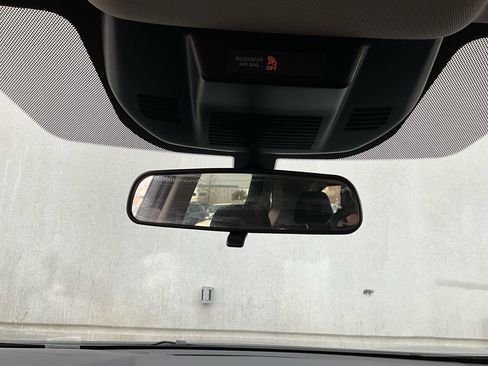 Used 2025 Nissan Rogue SV image 17