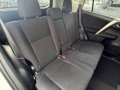 Used 2015 Toyota RAV4 XLE AWD/4WD image 6