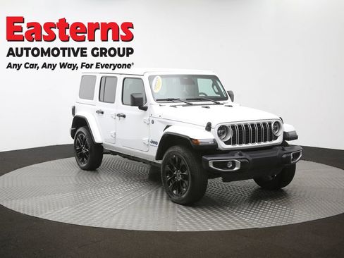 Used 2025 Jeep Wrangler Unlimited Sahara w/ Safety Group AWD/4WD image 51