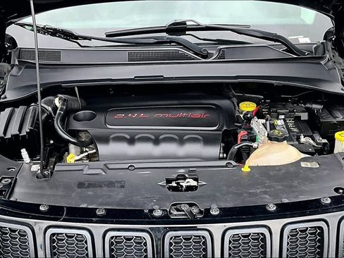 Used 2018 Jeep Compass Limited AWD/4WD image 10