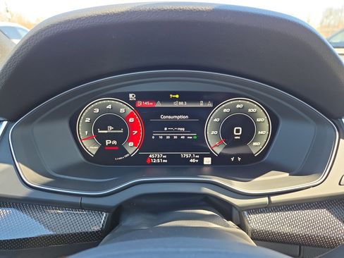 Used 2023 Audi SQ5 Prestige w/ Prestige Package image 11