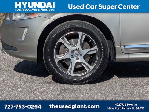 Used 2015 Volvo XC60 T6 Platinum image 10