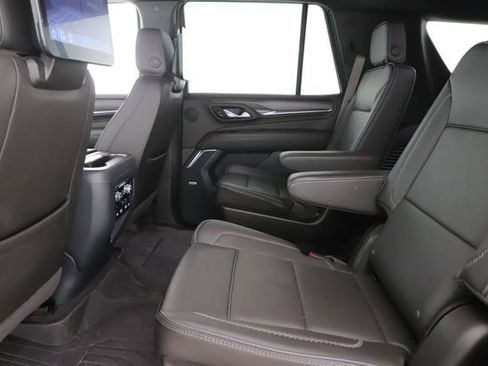 Used 2024 GMC Yukon Denali w/ Advanced Technology Package AWD/4WD image 30