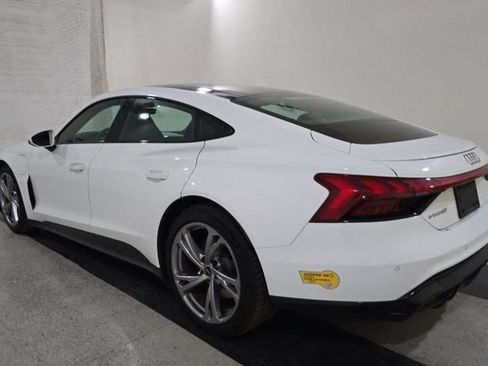 Used 2022 Audi e-tron GT Premium Plus image 2