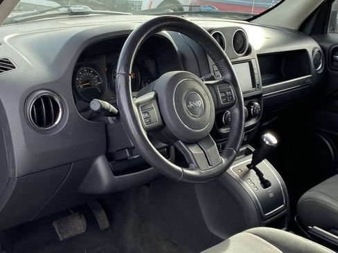Used 2017 Jeep Patriot Latitude image 10