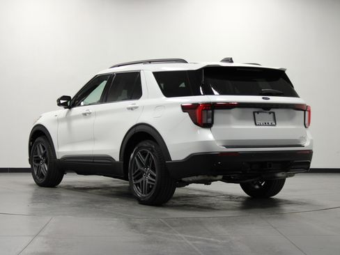 New 2026 Ford Explorer ST-Line w/ ST-Line Street Pack image 6