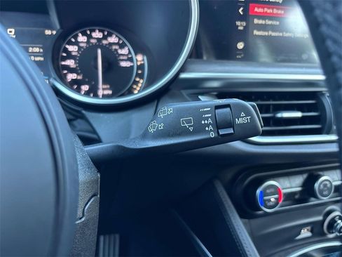 Used 2022 Alfa Romeo Stelvio Ti image 31