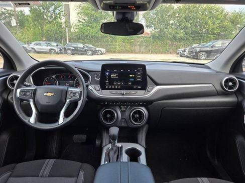 Used 2025 Chevrolet Blazer LT FWD image 24