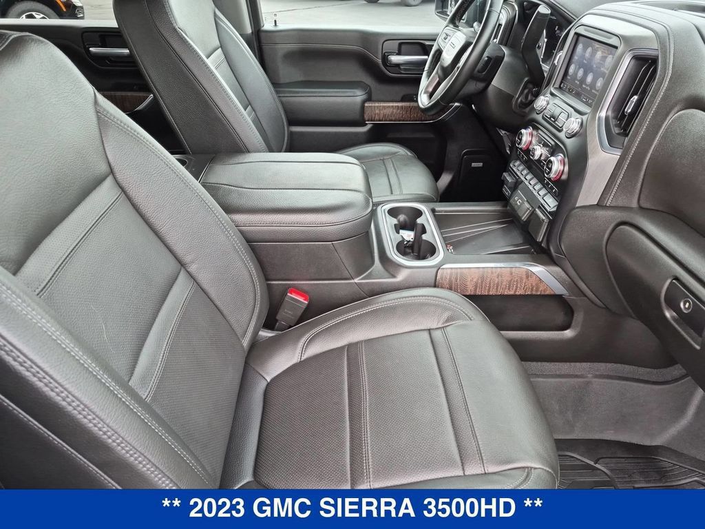 Used 2023 GMC Sierra 3500 Denali w/ Denali Ultimate Package AWD/4WD image 32