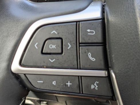 Certified 2024 Toyota Highlander XLE FWD image 25