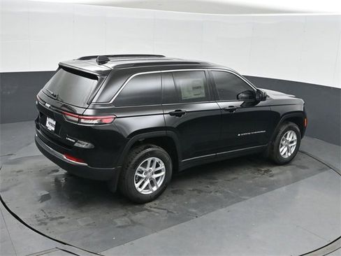 New 2025 Jeep Grand Cherokee Laredo X w/ Luxury Tech Group I image 31