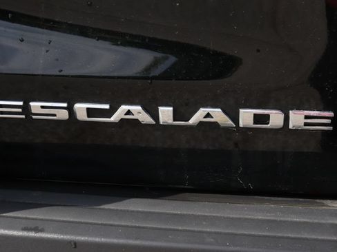 Used 2017 Cadillac Escalade Luxury AWD/4WD image 36