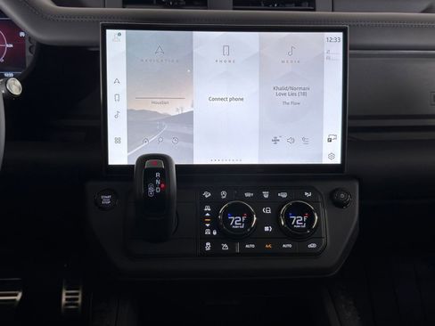 New 2026 Land Rover Defender 110 OCTA image 20