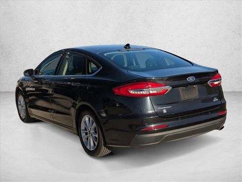 Used 2019 Ford Fusion SE image 7
