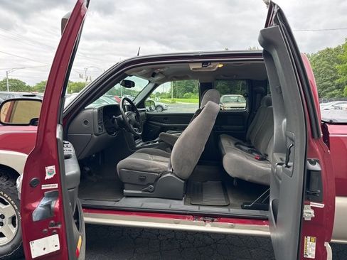 Used 2005 Chevrolet Silverado 1500 w/ Safe And Sound Package image 18