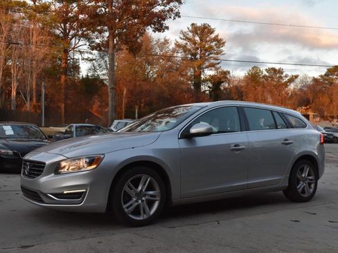 Used 2015 Volvo V60 T5 Premier image 8