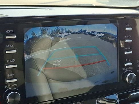 Used 2024 Toyota Sienna XLE image 20