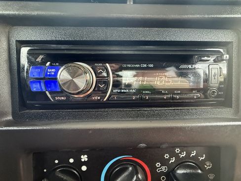 Used 2002 Jeep Wrangler X image 19