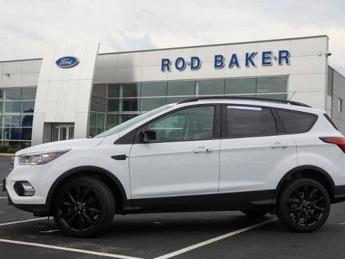 Certified 2019 Ford Escape SE FWD image 3