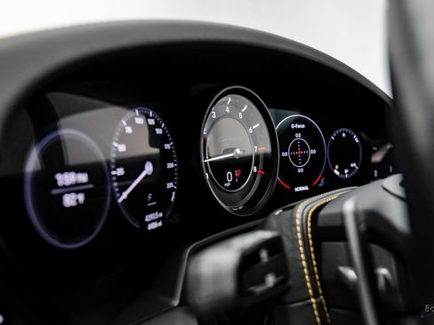 Used 2023 Porsche 911 Turbo S AWD/4WD image 33
