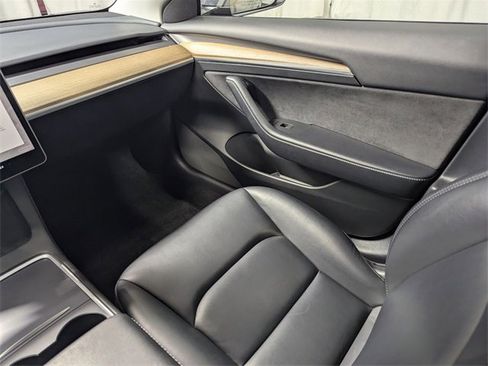 Used 2023 Tesla Model 3 Standard Range image 8