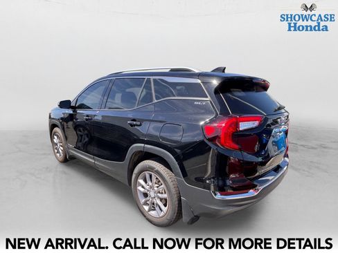 Used 2023 GMC Terrain SLT w/ LPO, Floor Liner Package AWD/4WD image 4