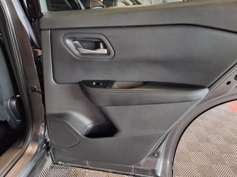 Used 2025 Nissan Rogue SV AWD/4WD image 12