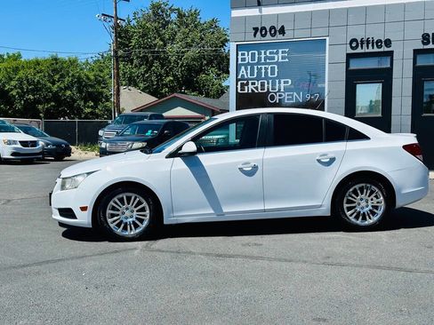 Used 2013 Chevrolet Cruze Eco FWD image 4