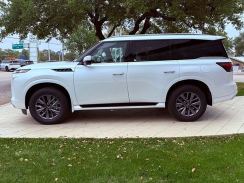 New 2026 INFINITI QX80 Pure RWD image 9