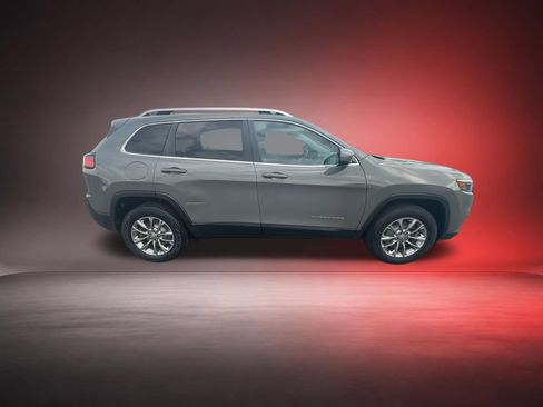 Used 2019 Jeep Cherokee Latitude Plus w/ Cold Weather Group AWD/4WD image 9
