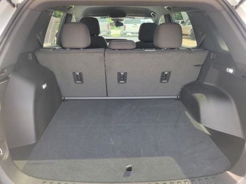 Used 2025 GMC Terrain Elevation AWD/4WD image 7