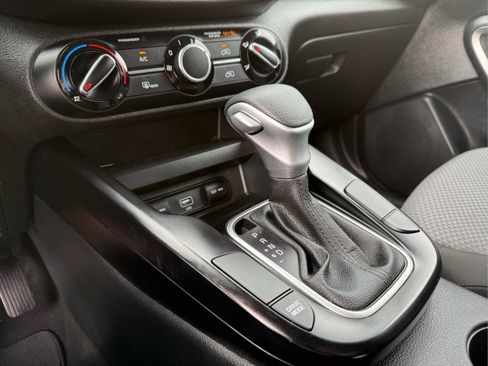 Used 2022 Kia Soul LX FWD image 25