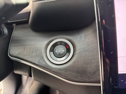 Used 2022 Jeep Grand Cherokee L Limited image 23