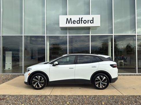 Used 2023 Volkswagen ID.4 2WD image 7