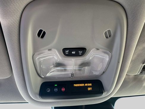 Used 2023 Chevrolet TrailBlazer LT w/ Convenience Package AWD/4WD image 34