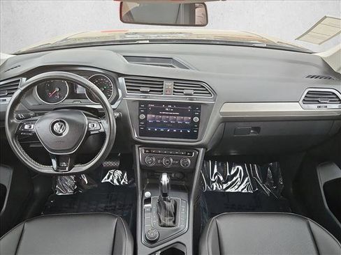 Used 2021 Volkswagen Tiguan SE AWD/4WD image 17