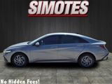 Used 2024 Hyundai Elantra SEL image 4