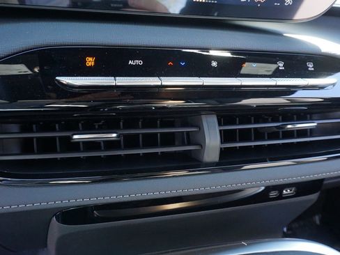 New 2025 Buick Enclave Preferred image 18