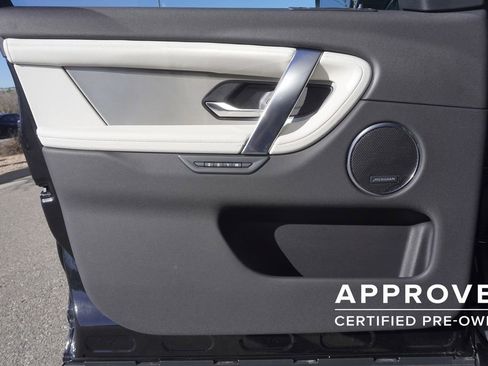 Used 2025 Land Rover Discovery Sport Dynamic SE AWD/4WD image 17