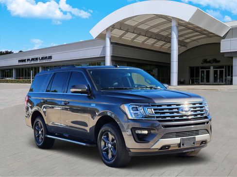 Used 2021 Ford Expedition XLT image 2