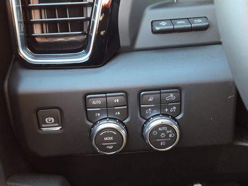 New 2026 GMC Sierra 2500 Denali w/ Technology Package AWD/4WD image 13