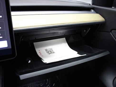 Used 2021 Tesla Model Y Long Range image 20