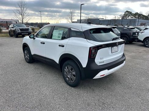 New 2026 Nissan Kicks S image 5