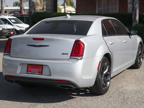 Used 2023 Chrysler 300 Touring w/ Sport Appearance Package RWD image 9