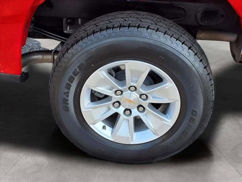 Used 2025 Chevrolet Silverado 1500 LT image 9