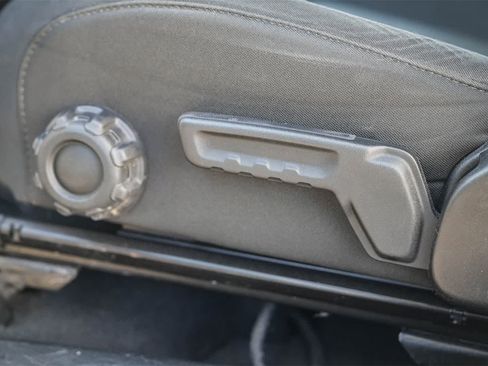 Used 2018 Jeep Wrangler Unlimited Sport S image 17