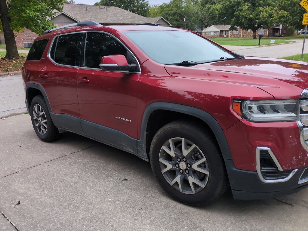 Used 2021 GMC Acadia SLE w/ Driver Convenience Package FWD image 3