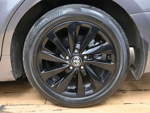 Used 2024 Toyota Camry SE image 11